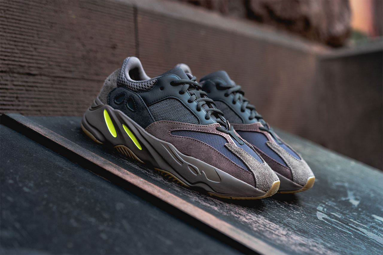 Adidas Yeezy 700 Mauve